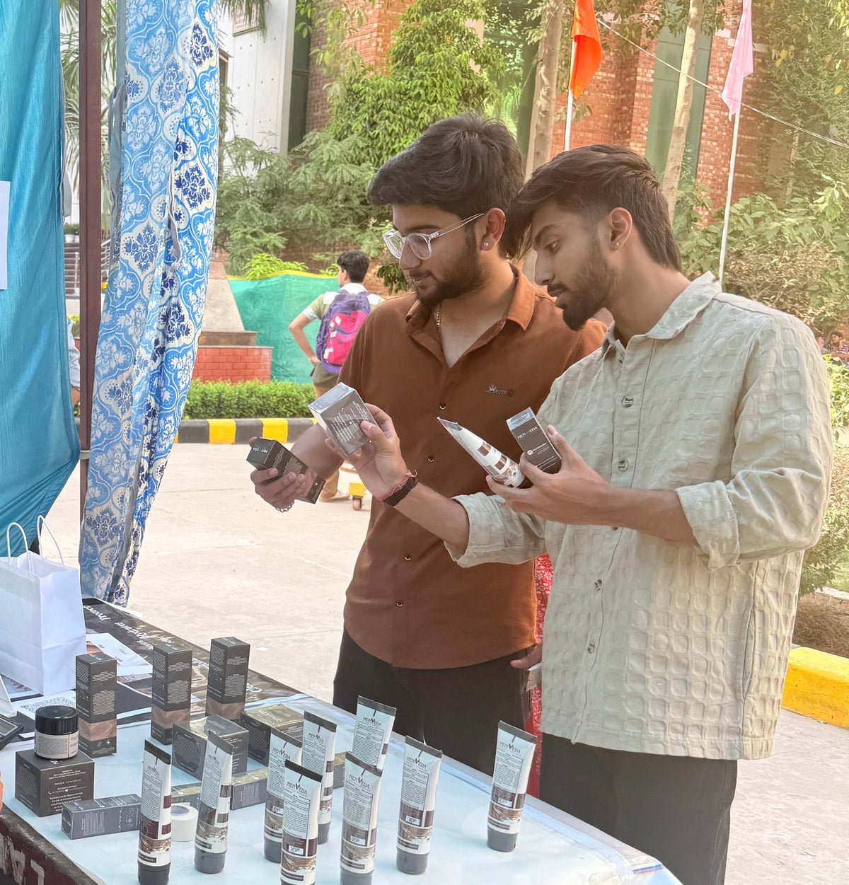 Menveda offline event gallery showcasing grooming awareness and men’s skincare education in India